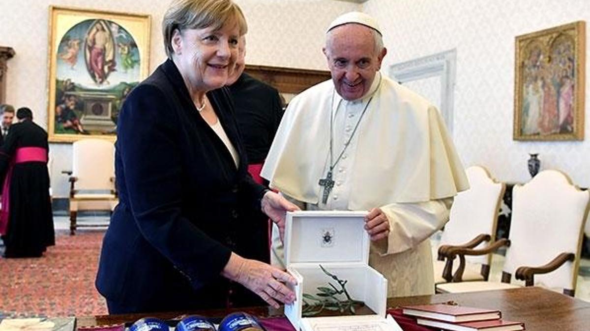 Merkel: Papa beni cesaretlendirdi