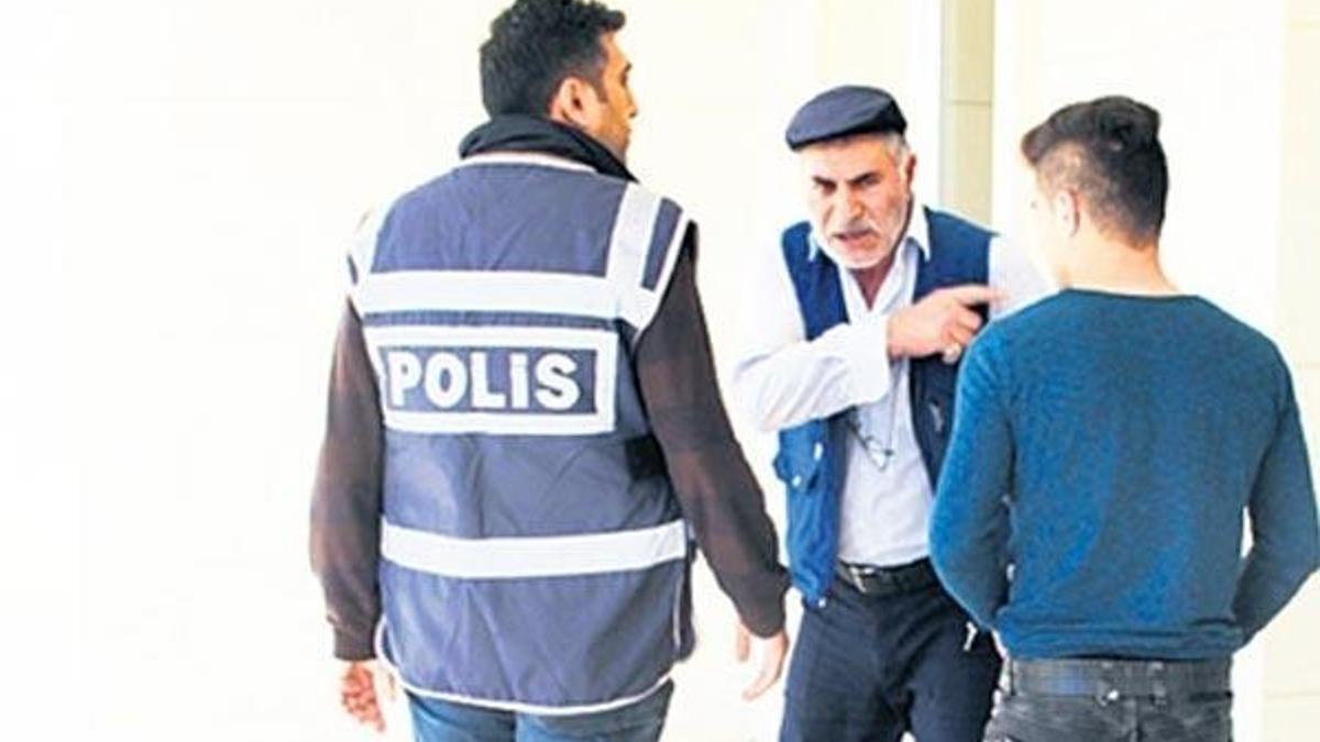 Ne olur oğlumu içeri alın