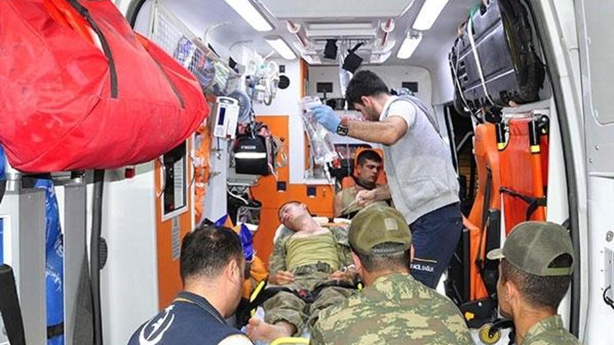Manisa'da yüzlerce askerde gıda zehirlenmesi!