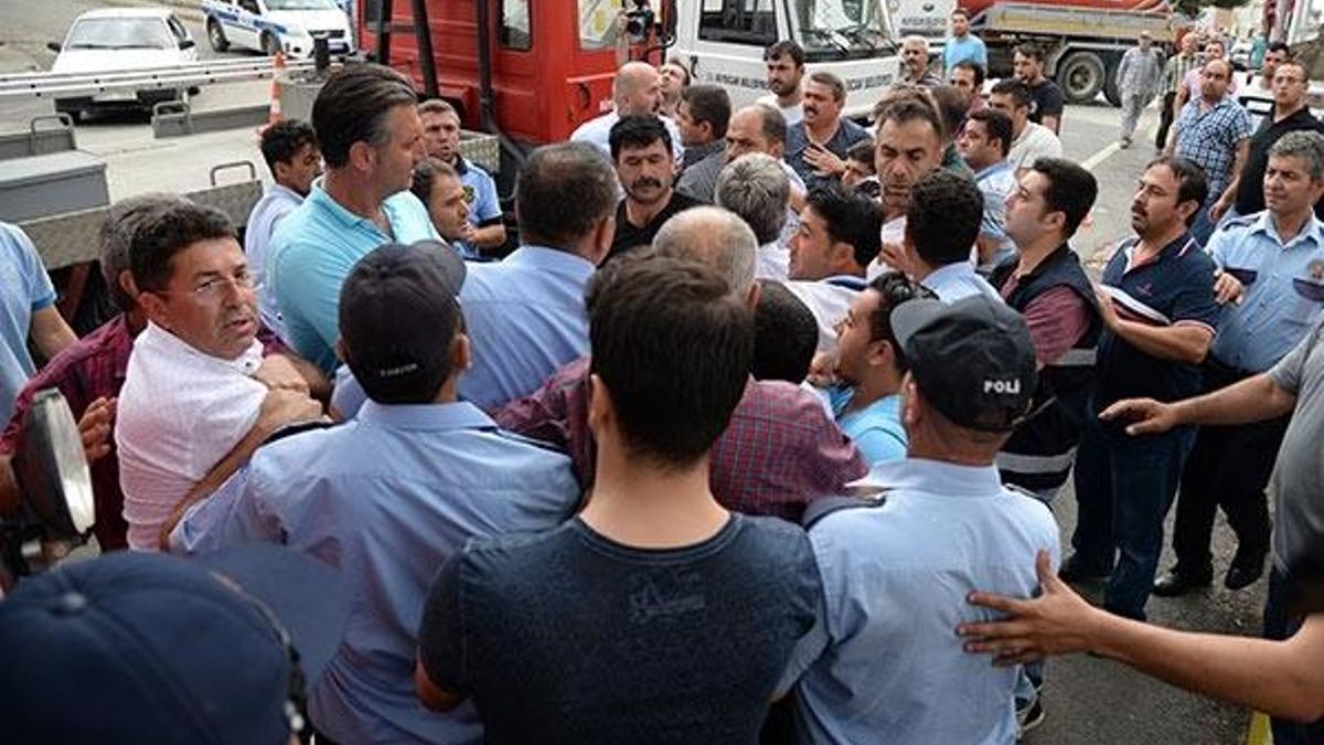 Kuyucak'ta Atatürk yazılı takı krizi
