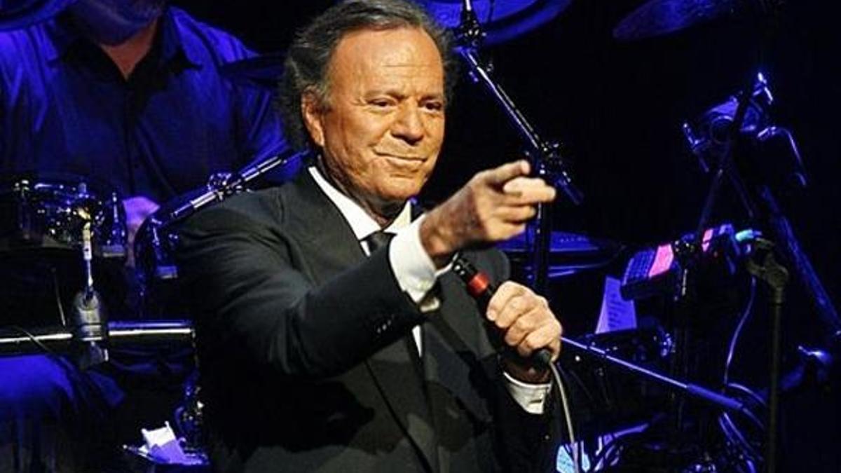 Julio Iglesias 'Kadınım'a 50 bin euro istedi!