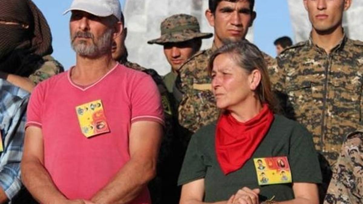 Kırmızı fularlı teröristin anne ve babası gözaltına alındı