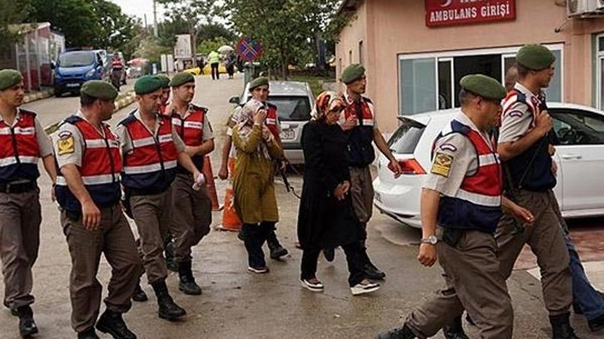 Firari FETÖ'cülerin eşleri Yunanistan'a kaçarken yakalandı