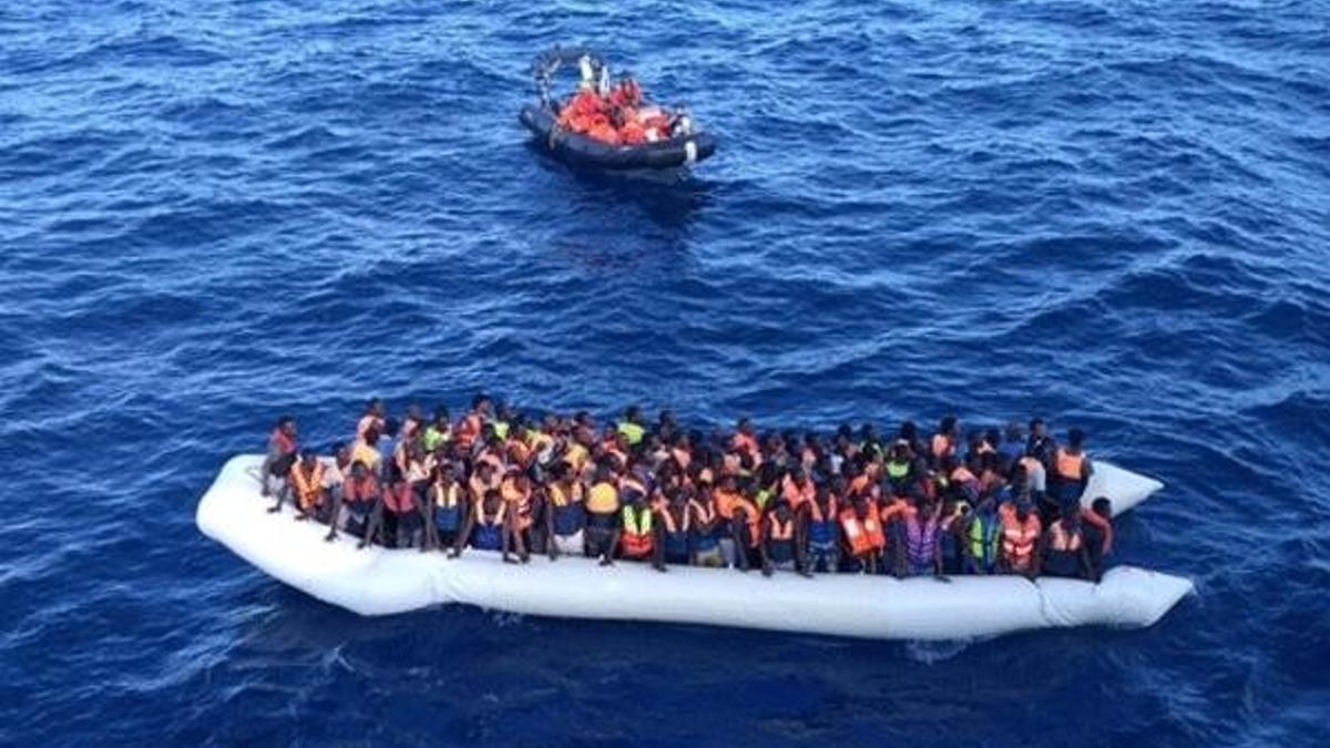 "Akdeniz'de 126 göçmeni taşıyan bot kayıp"