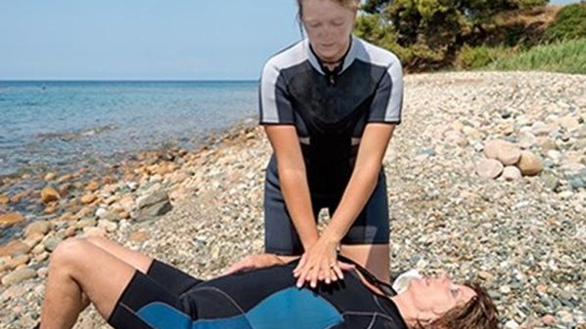 Boğulma tehlikesi geçiren kişiye nasıl müdahale edilmeli?