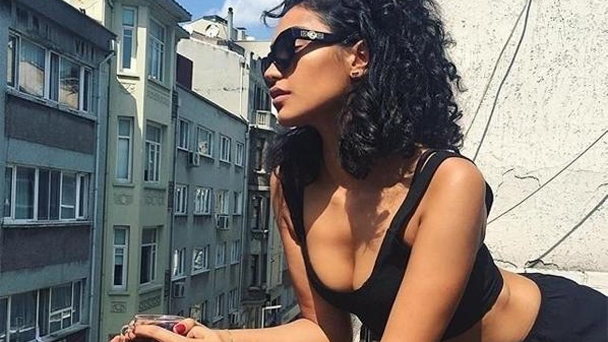 Canlı yayında açıkladı: Seneye evleniyoruz!