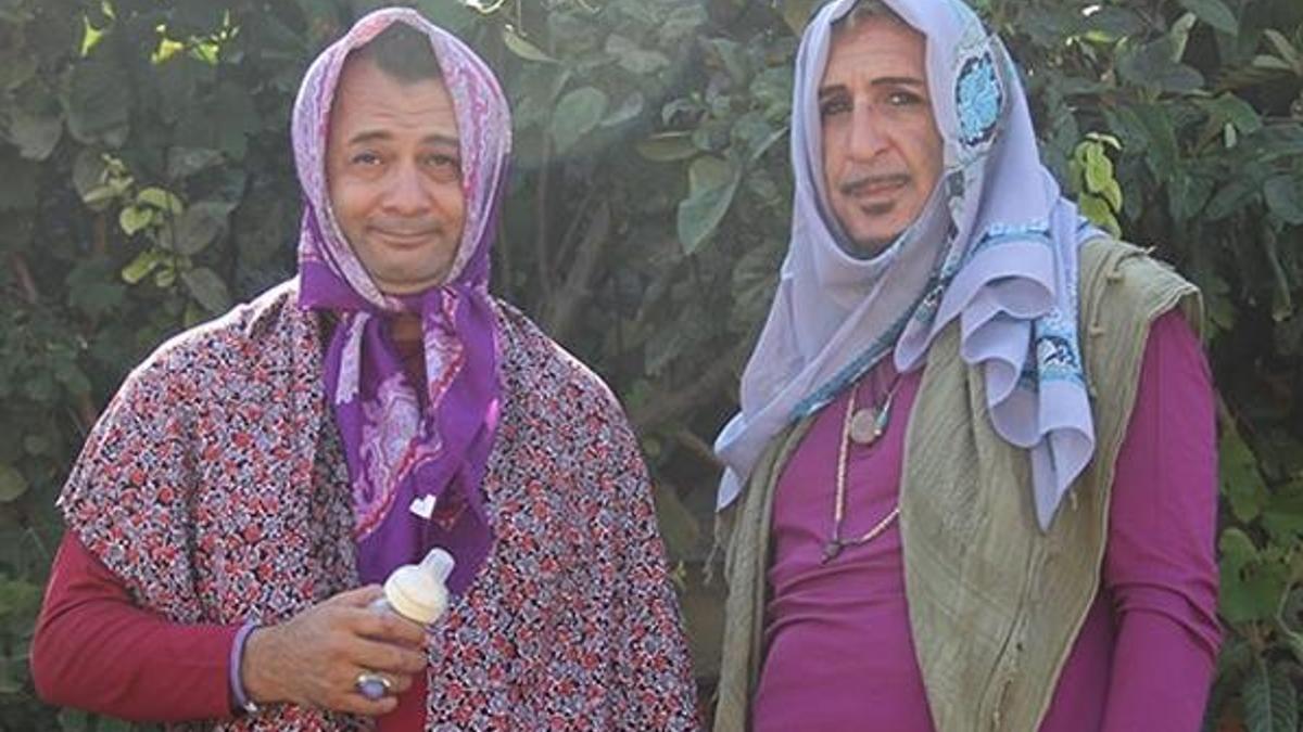Süt sağma sahnesinde inekten tekme yedi