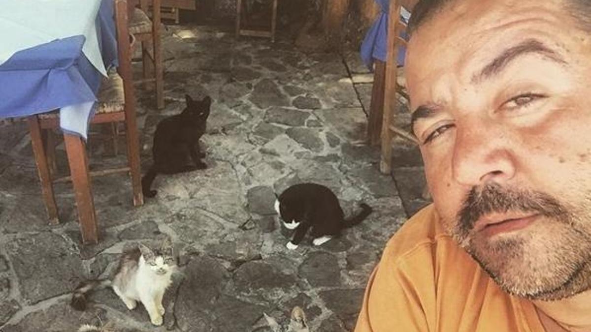 Ata Demirer'e yakın koruma!