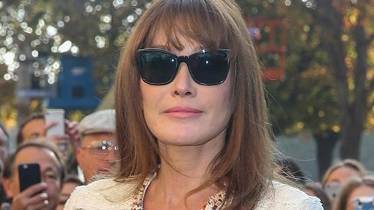 Carla Bruni'den aşk dedikodularına yalanlama