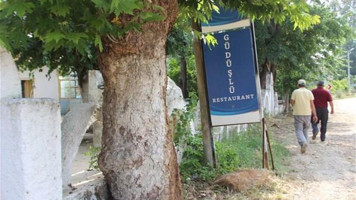 Mescit alanı meyhaneye dönüştürülen köy felaketten kurtulamıyor