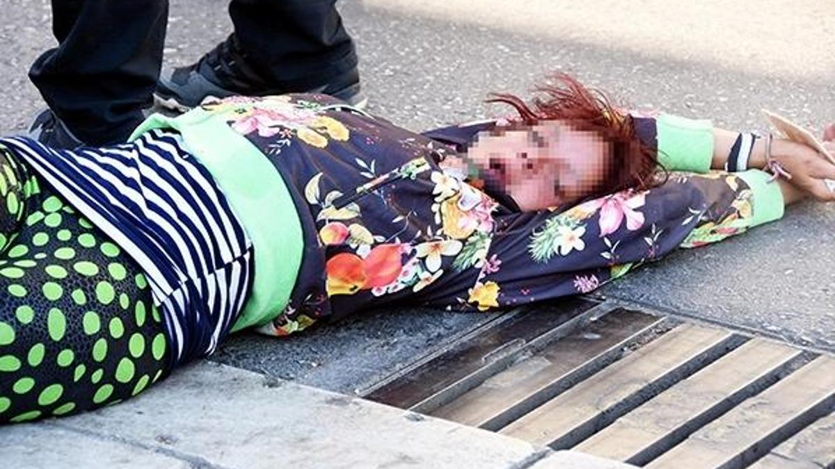 Alkollü kadın tur rehberi çarşıyı birbirine kattı