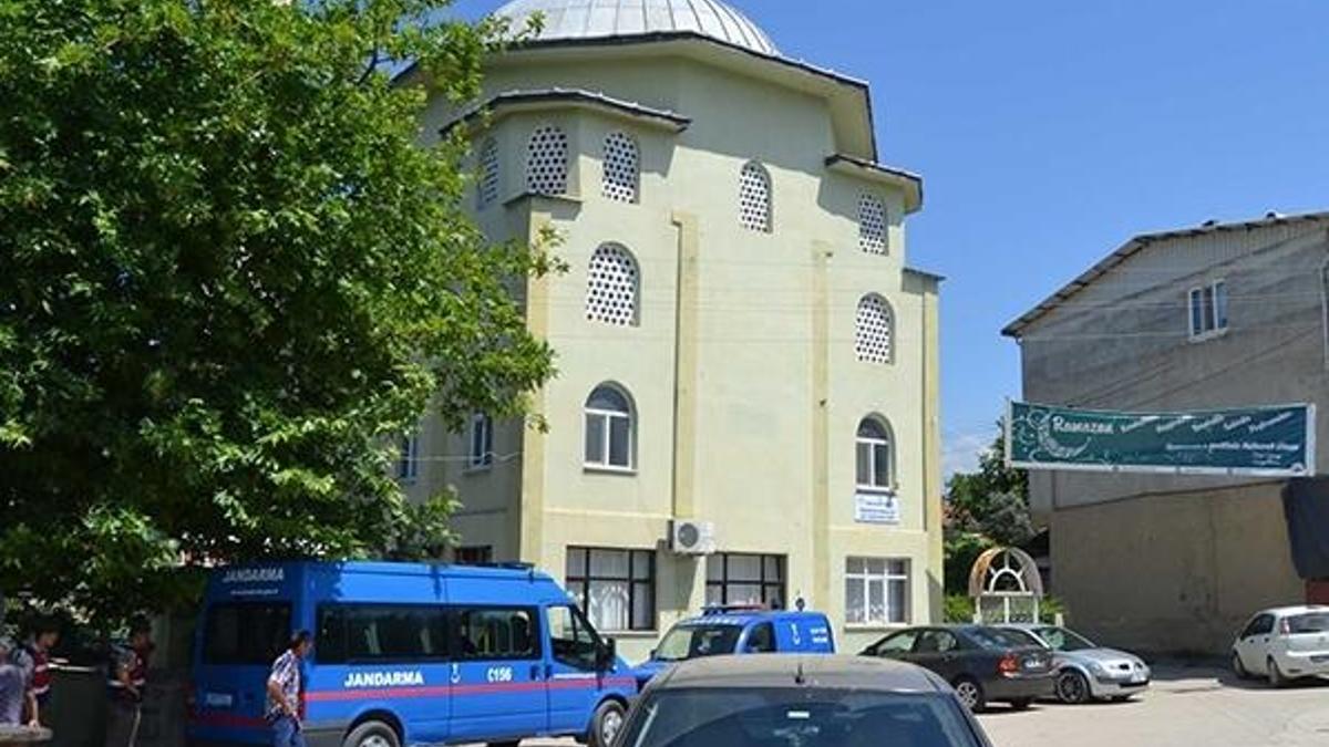 Gemlik'te imam kendini astı