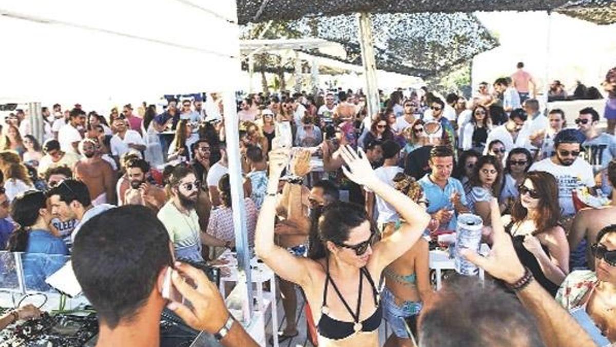 Havalı beach'ler birbiriyle yarışıyor