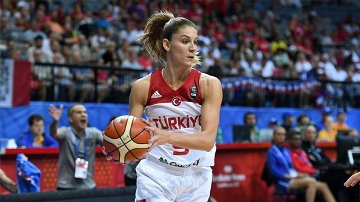 Bahar Çağlar hastaneye götürüldü