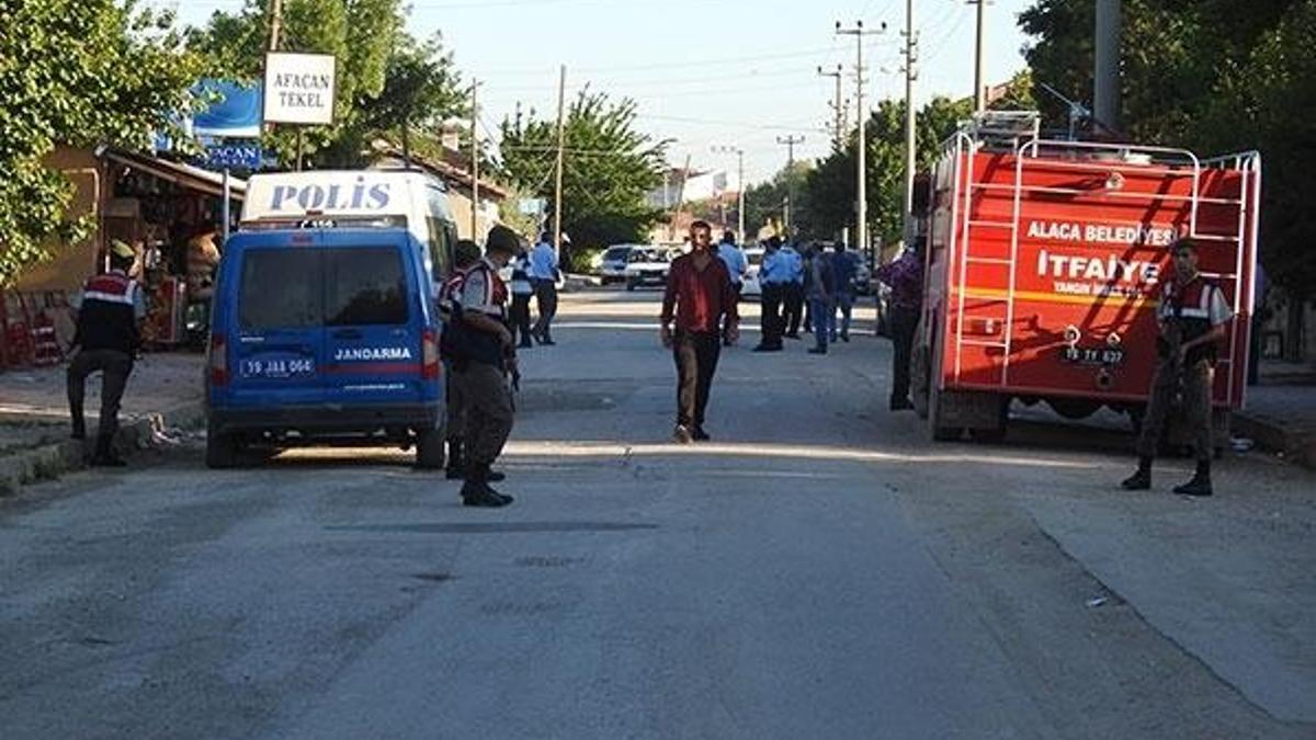 Tartıştığı 2 kişiyi tabancayla vurarak öldürdü