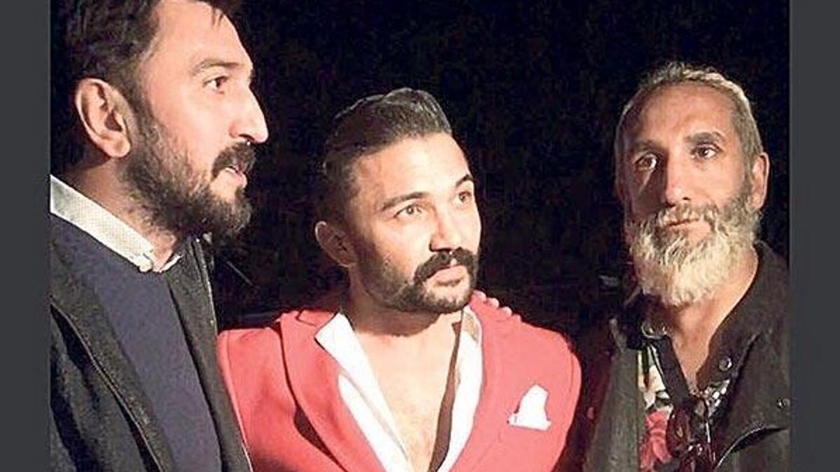 Altın ayakkabı tasarladı