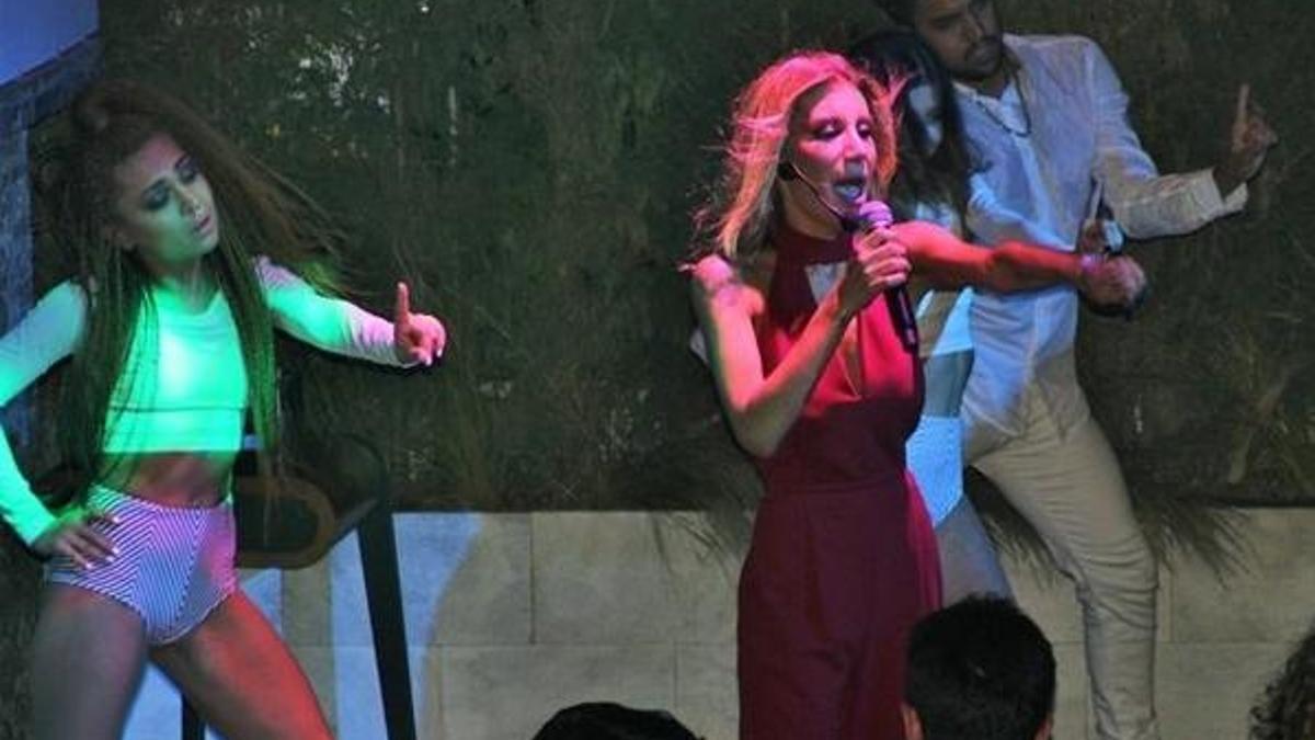 İrem Derici aşkın tarifini sordu!