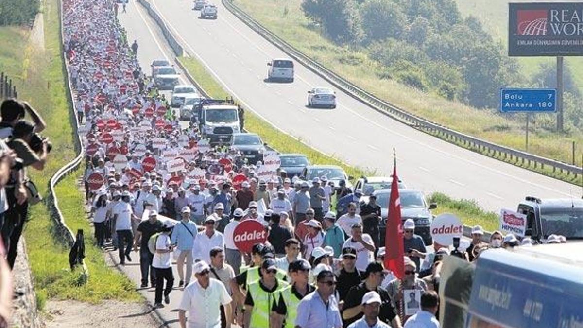 ‘Kararı mahkeme değil yürütme organı veriyor’