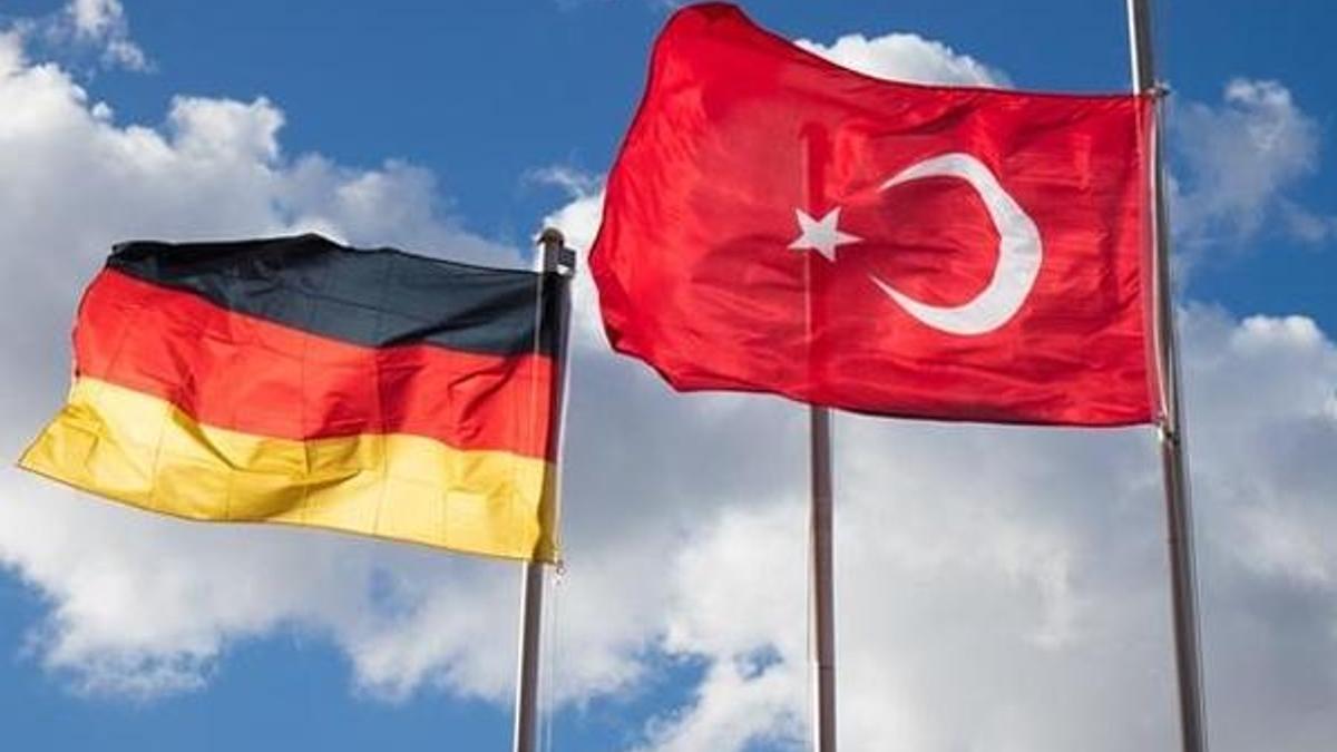 Türkiye'den Almanya'ya FETÖ baskısı