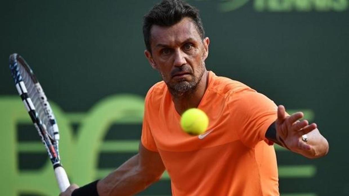 Maldini, teniste ilk turu geçemedi