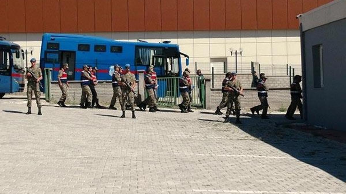 "Darbe oldu yönetime el koyduk"