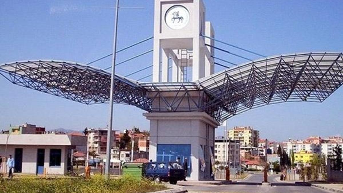 Dokuz Eylül Üniversitesi'nde 12 akademisyen açığa alındı