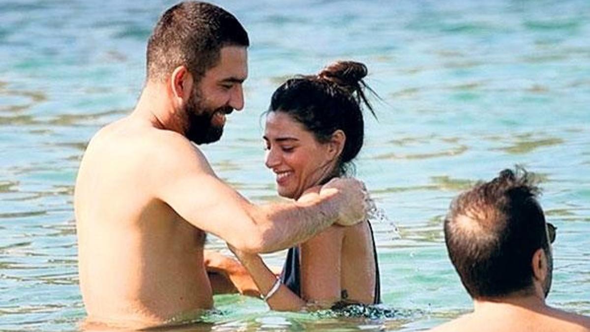 Aslıhan’ın üzerine titriyor!