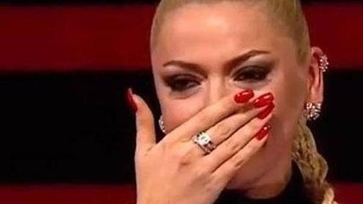 Hadise'yi yıkan ölüm haberi!