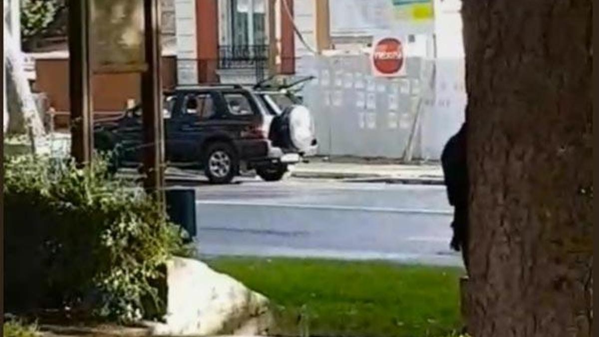 Fransa'da şok! Caminin önündekileri ezmeye çalıştı