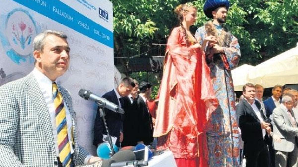 Yüzde 70 indirimli alışverişin startı Kapalıçarşı’dan