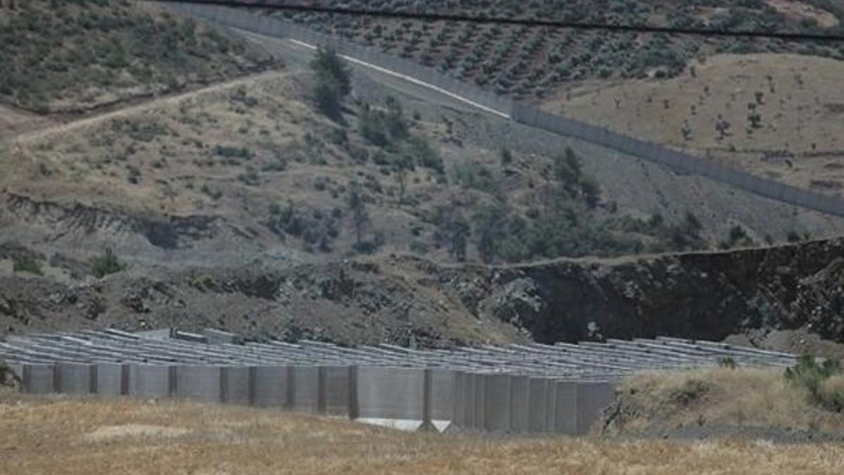 Türkiye'nin operasyonu öncesi YPG'de hareketlilik!