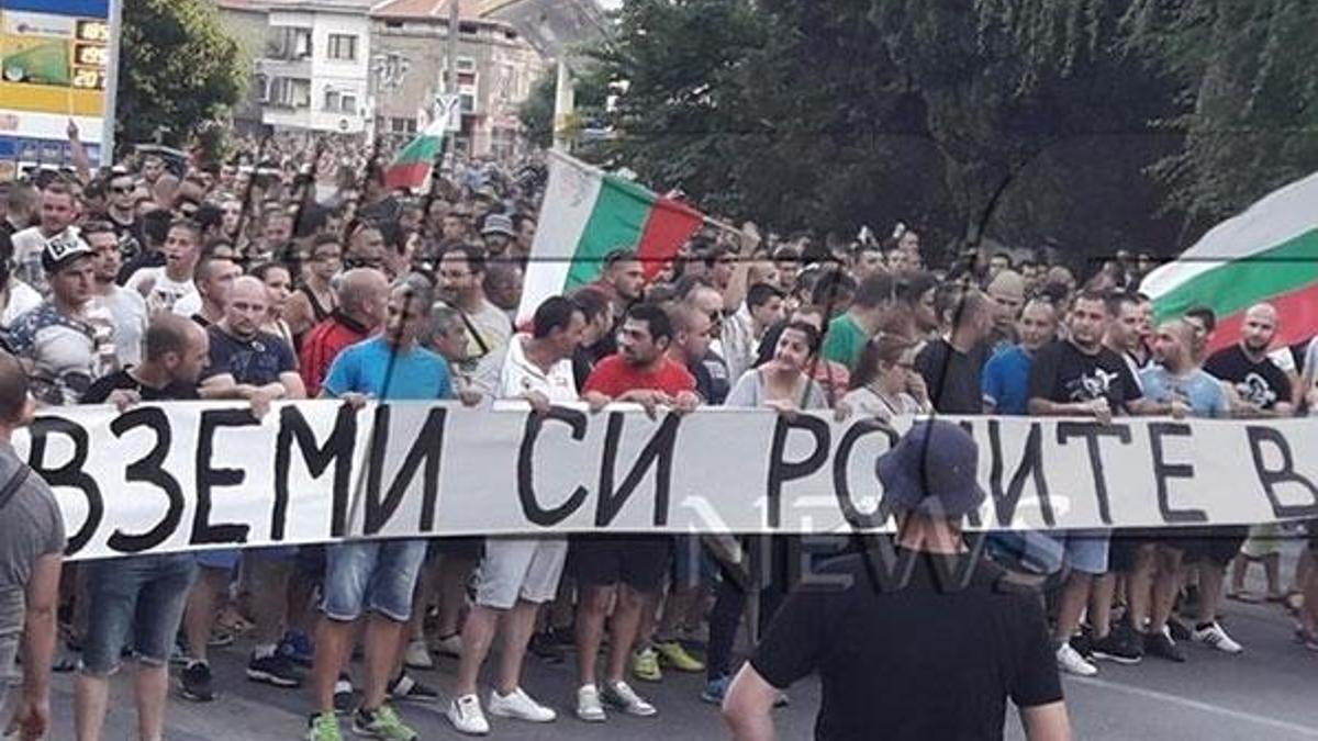 Bulgaristan'da tehlikeli gerginlik: Irkçılar Türk mahallelerini kuşattı