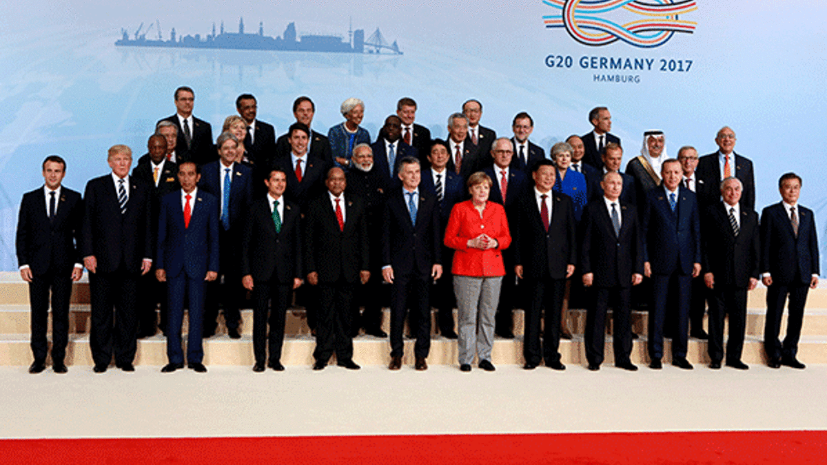 G20 Zirvesinden ilk aile fotoğrafı geldi! Dikkat çeken detay!