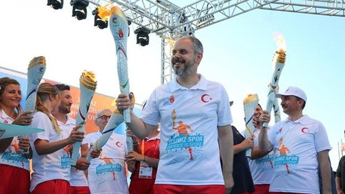 Olimpiyat meşalesi Samsun'da yandı