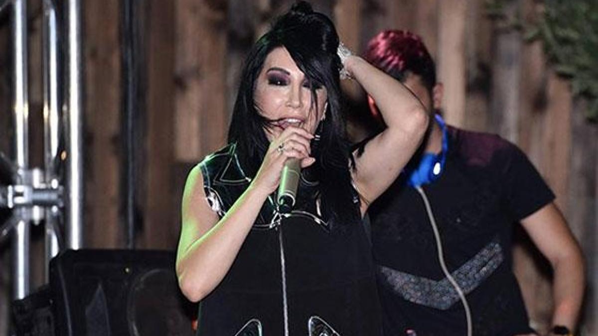 Hande Yener: Artık ben de mi evlensem?