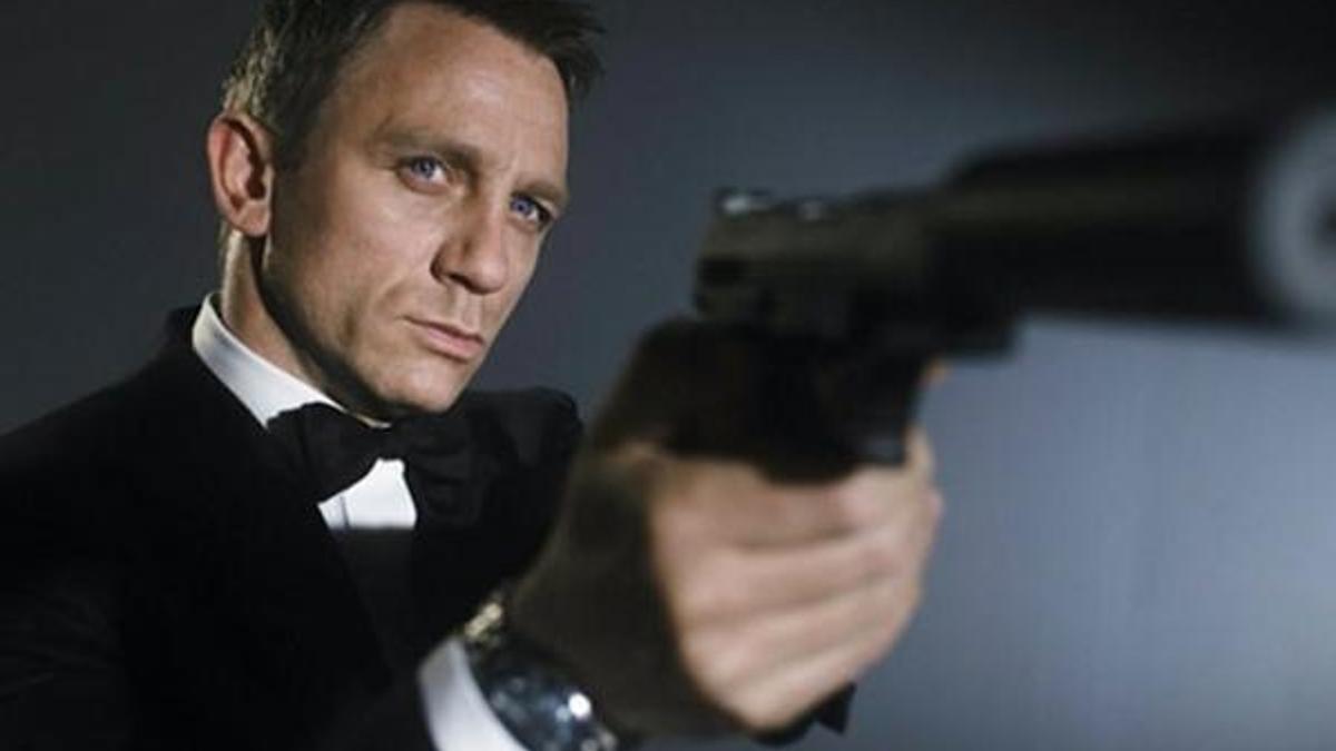 Daniel Craig 'bileklerimi keserim' demişti ama...