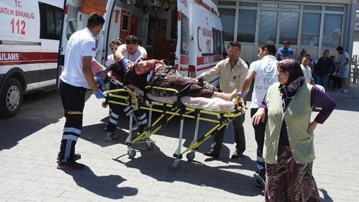 Tartıştığı komşu, iki kadını bıçakladı!