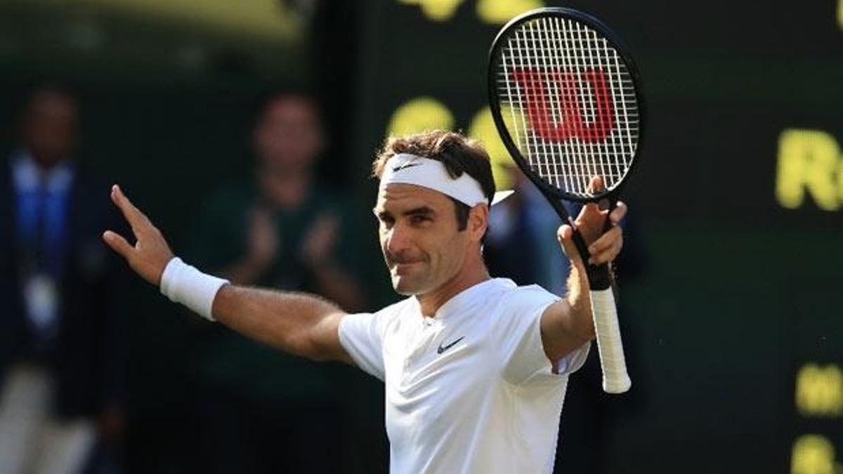 Federer zorlanmadan yarı finale yükseldi