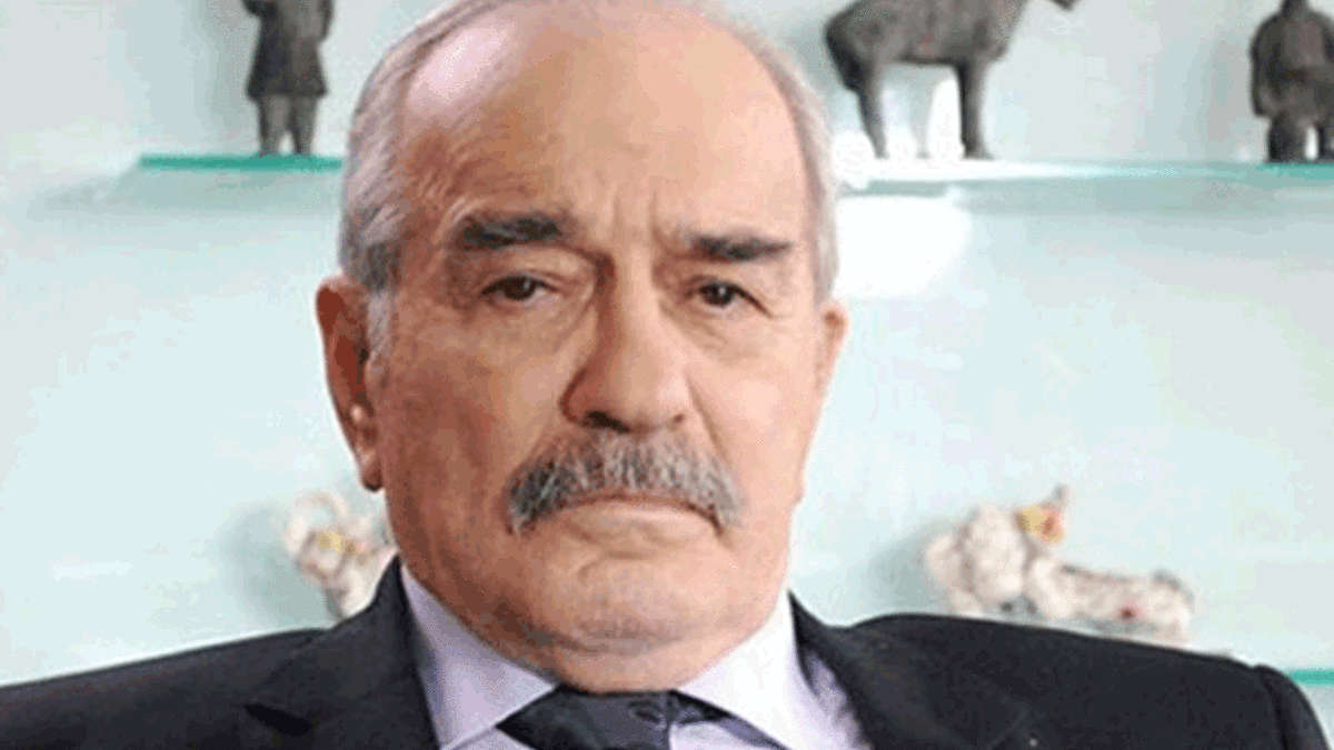 Cenazede gergin dakikalar! Kızıyla ünlü oyuncu tartıştı