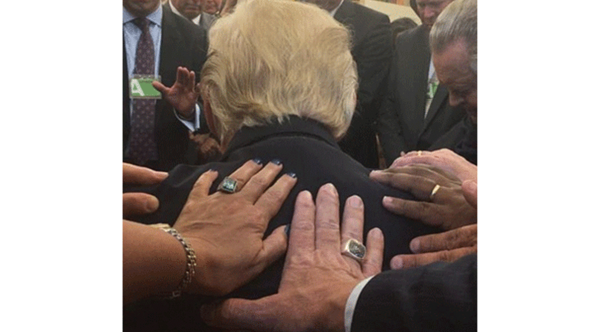 Oval Ofis'te şok görüntü! Trump'ı ortaya alıp...