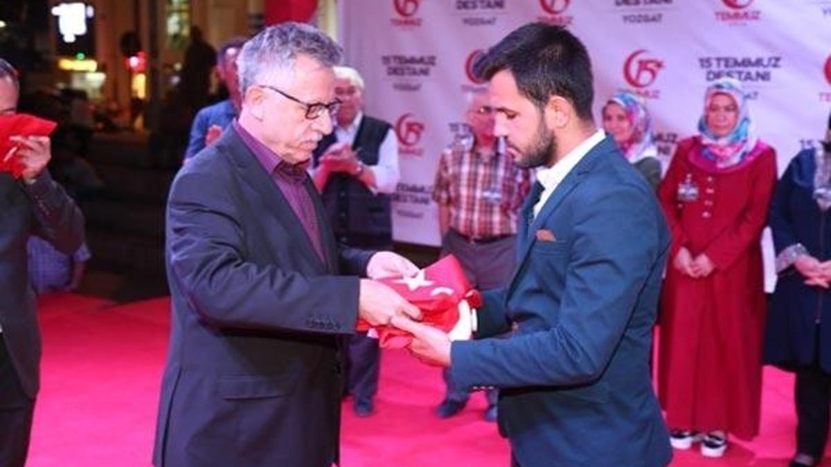 Şehit ailelerinden Erdoğan'a Türk bayrağı!