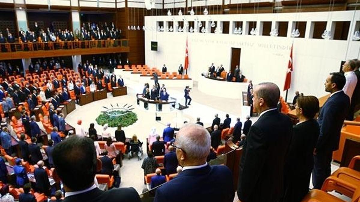 Meclis'te tarihi oturum yapıldı