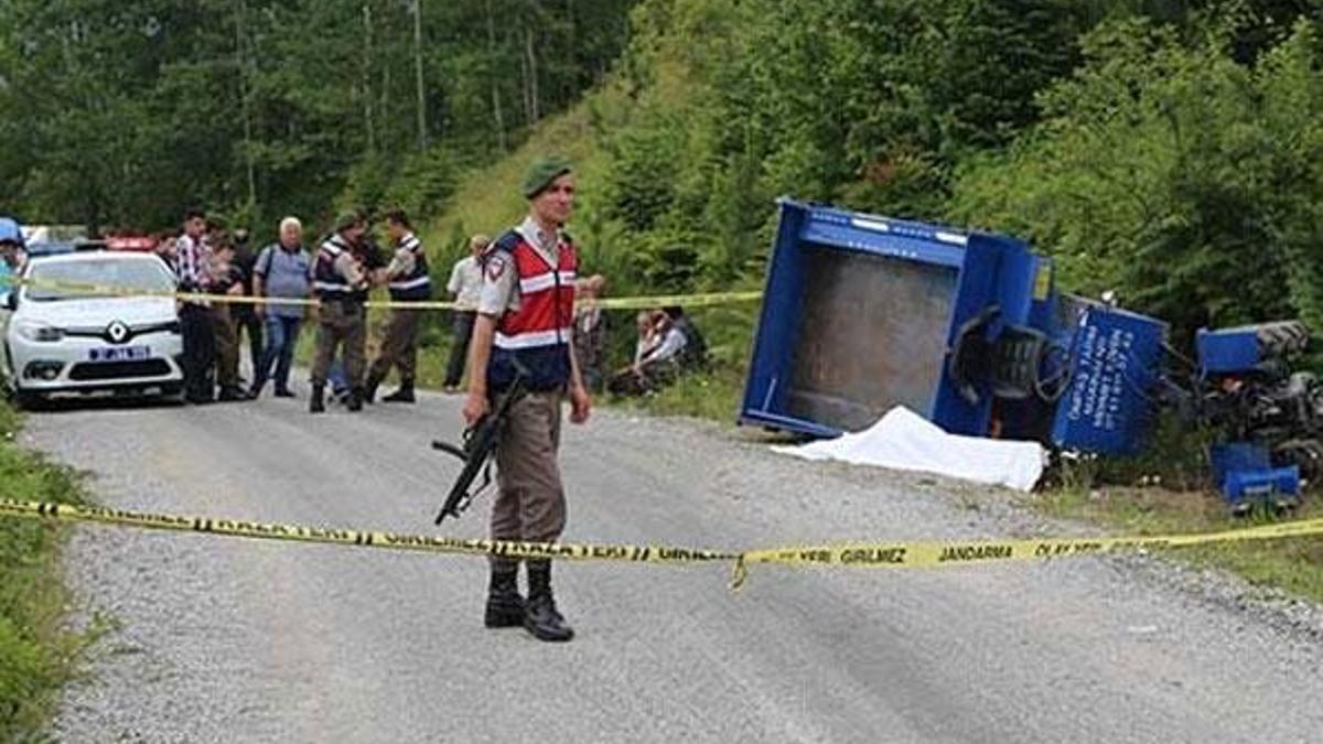 Öğrencilerin bindiği patpat devrildi! Ölü ve yaralılar var