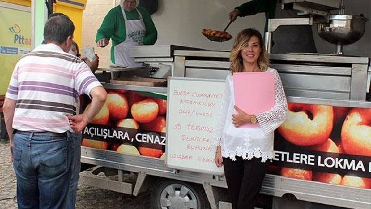 Kavga eden kızlara adliye önünde lokma dağıtma cezası