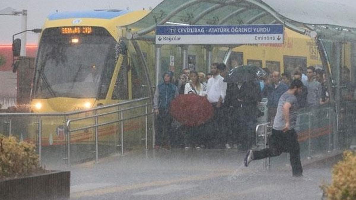 Yağmur nedeniyle iptal olan seferler