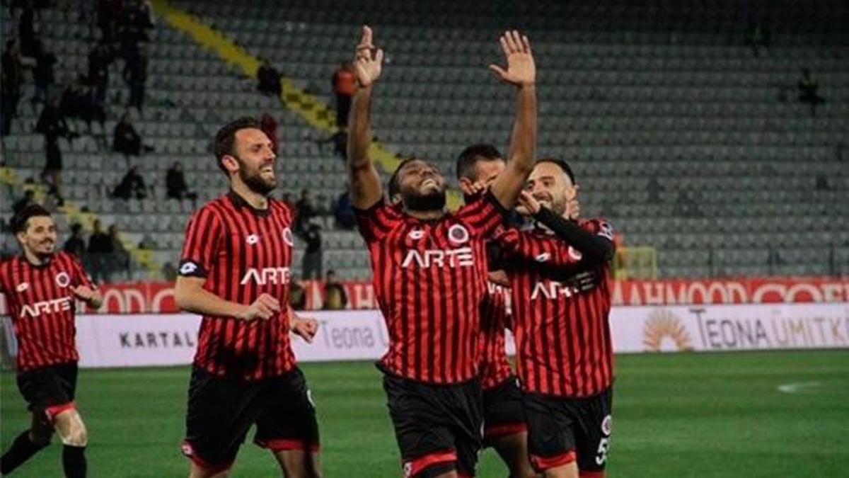 Başakşehir’de transfer bitmiyor
