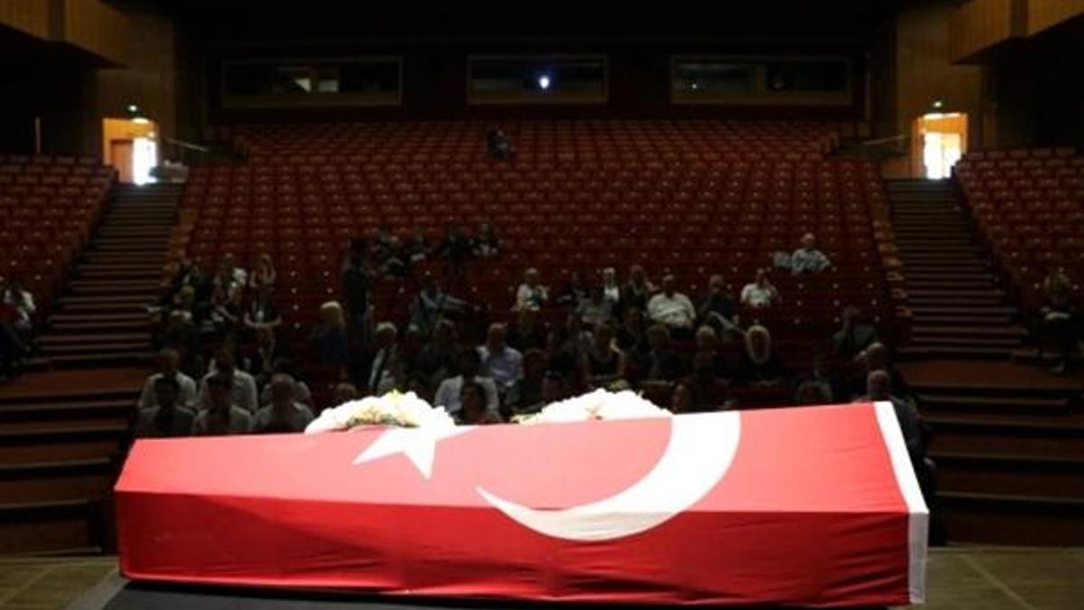 Dostları, 'Şoför Nebahat'ı son yolculuğunda yalnız bıraktı