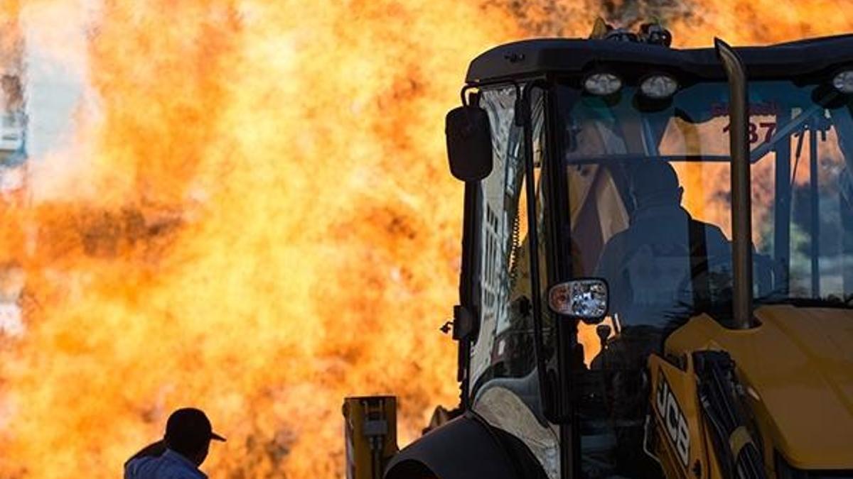 Ankara'da doğalgaz borusu patladı, alevler 10 metre yükseğe ulaştı