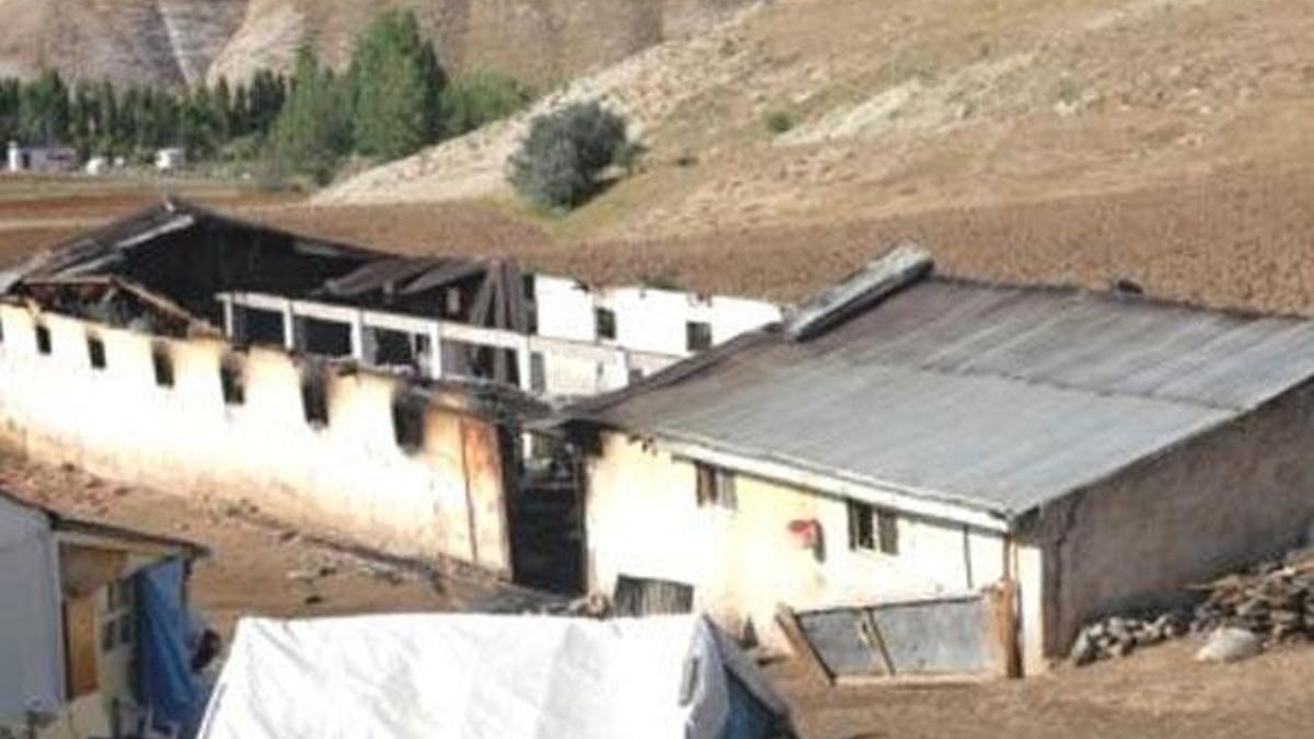 Sivas'ta 83 koyun yanarak telef oldu
