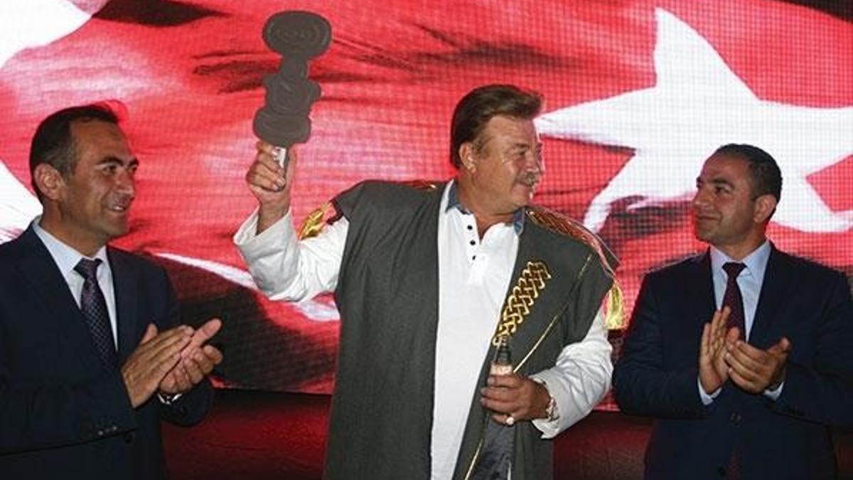 Nuri Alço 'Gazoz Kralı' ilan edildi